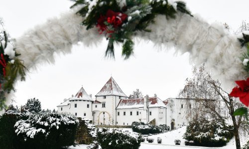 [FOTO] Bajkoviti prizori iz Varaždina, grad osvanuo prekriven snijegom