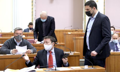 Bernardić se pojavio u Saboru i osuo paljbu: Sakriva se istina, a istina je da su mrtvačnice pune