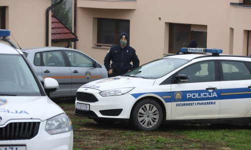 Muškarac i dvije žene mladića zatvorili, napadali i prijetili mu