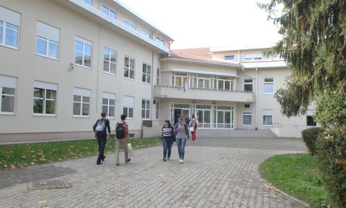 Nastavnici masovno odlaze na bolovanje; najviše se traže za STEM područje, ali po novome nedostaje još jednih