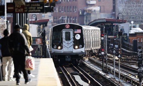 SAD: Rekordan broj umrlih i hospitaliziranih, iščekuje se odobrenje cjepiva