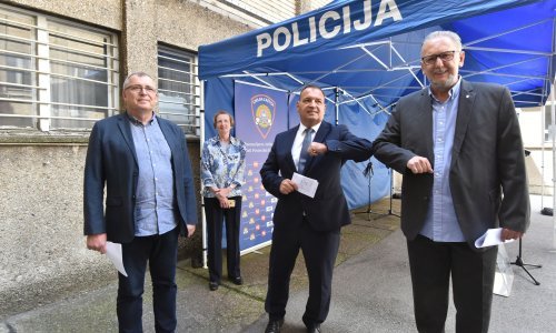 Prvo su ih slavili kao superheroje, a onda je krenula vojna retorika i pandemijsko sramoćenje: Kad je točno pukla ljubav između Hrvata i stožera?