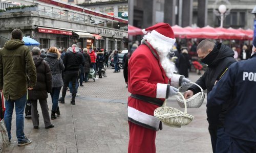 [FOTOPRIČA] Gužve pred dućanima i tržnicama, pojačane policijske kontrole... Pogledajte kako izgleda prvi dan s novim mjerama