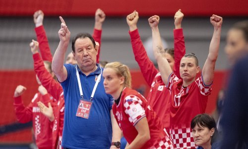 [FOTO] Izbornik hrvatskih rukometašica pronašao je prave riječi kako bi ohrabrio svoje igračice: Mi i dalje sanjamo svoj veliki san