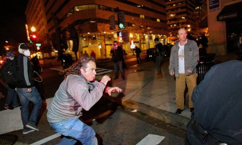 Kaos na ulicama Washingtona: Trumpovi 'Ponosni dečki' i Antifa u uličnom ratu, 23 uhićenih, četiri osobe izbodene