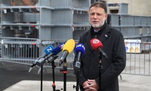 Policijski sindikat nasrnuo na Jandrokovića: Tražio je 'da ugase vozilo jer mu strašno smrdi'; iz njegova ureda odgovaraju: Radi se o potpunoj neistini