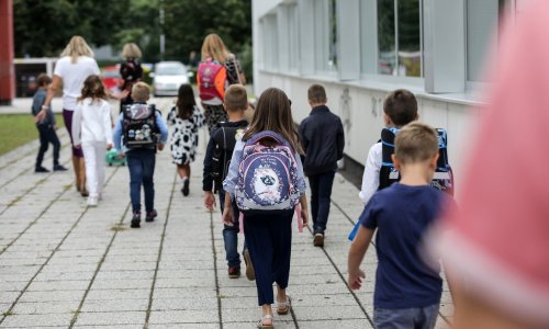 Nove preporuke HZJZ-a: Kako trebaju izgledati platnene zaštitne maske za učenike koji ostaju u školskim klupama?