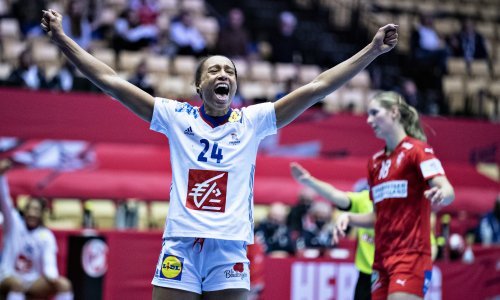 Ona je šefica francuske obrane, najviše 'dijeli' batina, a mnoge je iznenadila izjavama o hrvatskim rukometašicama