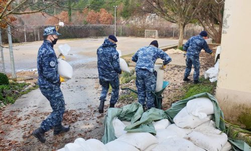Vojska pomaže poplavljenim Kokorićima