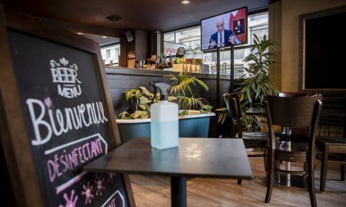 Vlasti nekih švicarskih kantona od utorka zatvaraju skijališta, neće raditi mjesec dana