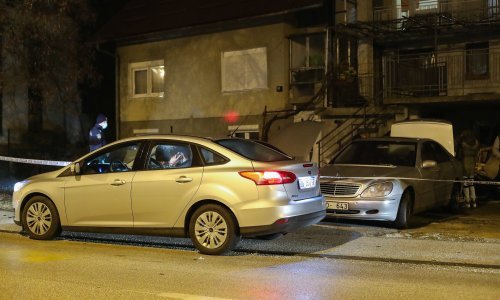 [FOTO/VIDEO] Stravična nesreća u Gajnicama: Na muškarca pao auto s dizalice, preminuo na mjestu