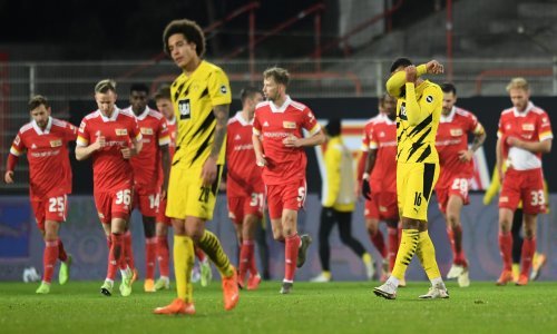 Šesnaestogodišnji napadač postavio je novi rekord Bundeslige, ali slavlje mu je pokvario neočekivani kiks njegove Borussije (D)