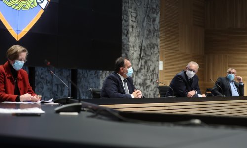 [FOTO] Markotić objasnila koliko je opasan novi soj virusa, Božinović o članovima Stožera koji će na polnoćku: Ovo nije mjesto da se nekog proziva