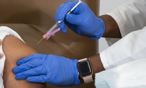Švicarska prije EU-a počela cijepljenje protiv covida-19