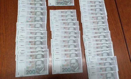 Lažnim kunama muškarac u Zadru od mladića kupio mobitel za tri tisuće kuna, a njima je plaćao i u jednoj trgovini