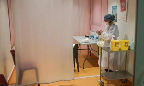 Francuska daje državljanstvo zaslužnim strancima, imigrantima koji rade na prvoj crti bojišnice protiv korone