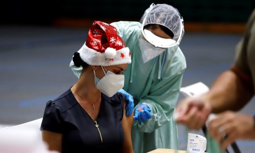 Što uzrokuje rijetke alergijske reakcije na Pfizerovo cjepivo? Sumnja se na laksative i - sinkopu