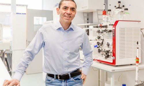 Šef BioNTecha: Pandemija se može obuzdati do sljedeće zime, samo ovo treba napraviti