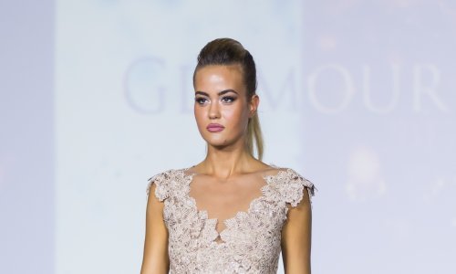 Božićno slavlje u toplim krajevima: Adriana Đurđević krala poglede u haljini brenda kojeg obožavaju Hrvatice