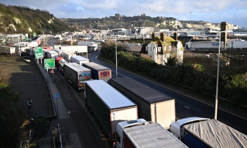Tisuće kamiona napuštaju Dover na putu za Calais