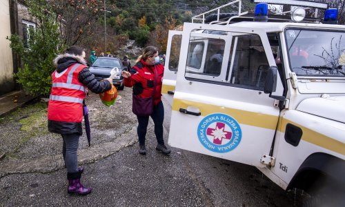 Policija, vatrogasci i HGSS tragaju za nestalom ženom na Hvaru