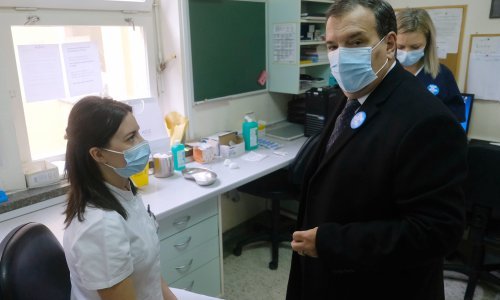 [FOTO] U Zagrebu se cijepili i prvi zdravstveni radnici; Vili Beroš poručio: Vjerujem da ovo predstavlja naznaku završetka epidemije