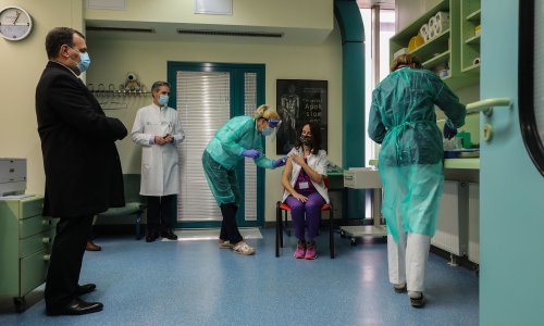 [FOTO/VIDEO] Liječnica iz KB Dubrava: 'Cijepila sam se jer želim svoj život nazad, želim zagrliti svoje roditelje bez straha'