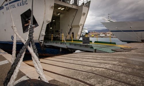 U prekidu je više katamaranskih i trajektnih linija na Jadranu