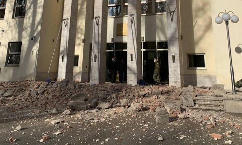 [VIDEO] Stravičan potres porušio Petrinju, a oštećene su brojne zgrade i u Zagrebu; nastradao MORH i Ministarstvo graditeljstva