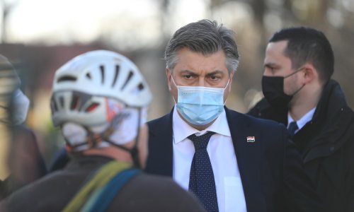 Plenković: Doći će kontejneri, dio ljudi ćemo morati maknuti iz Petrinje jer nije sigurno ovdje biti. To je jasno kao dan