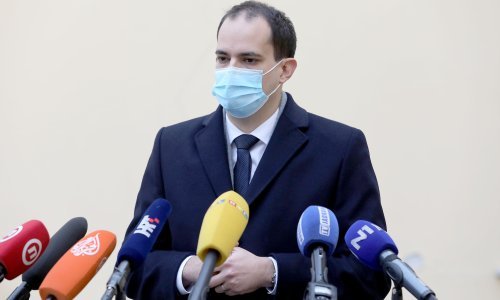 Malenica najavio besplatne dokumente onima koji ne mogu do njih, nabrojao štete na objektima iz svojeg resora, odlazi u Glinu obići kaznionicu