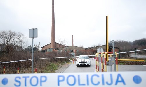 Veliki dimnjak na Črnomercu oštećen u potresu, čuva ga policija: Pronijela se informacija da će danas biti srušen, no ona nije točna