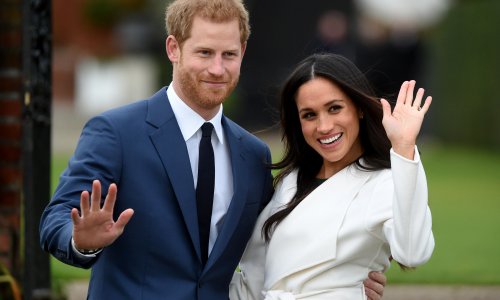 Blagdanska epizoda podcasta princa Harryja, Meghan i malenoga Archieja polako se uspinje na top ljestvici