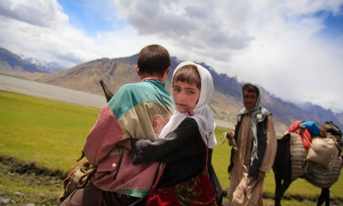 Bolesti i smrt od smrzavanja prijeti 300.000 afganistanske djece