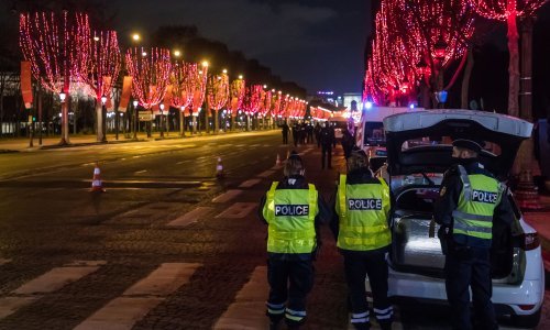Produljen policijski sat za šest milijuna Francuza, više ne smiju biti izvan kuća od 18 sati