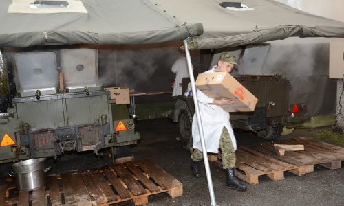 Više od tisuću volontera Caritasa podijelilo 100 šlepera pomoći