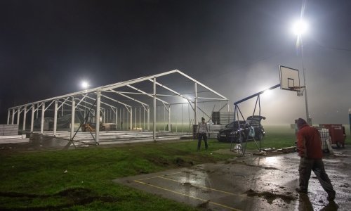 Pustoš u robnim zalihama: Stranci nam poslali tisuće šatora, grijalica i vreća za spavanje, država nije dala niti jedan!