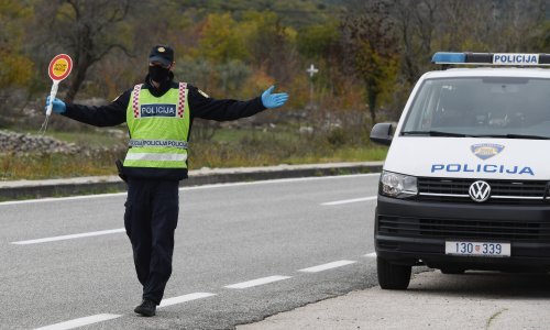 Odron zatvorio državnu cestu između Gornjeg Jesenja i Krapine, promet obilazno