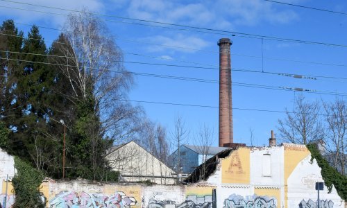 Segestica zbog potresa ostaje bez dijela stoljetnog dimnjaka