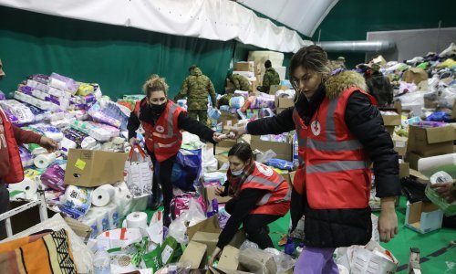 Crveni križ poziva stradale da preuzmu grijalice, deke, toplu odjeću i obuću