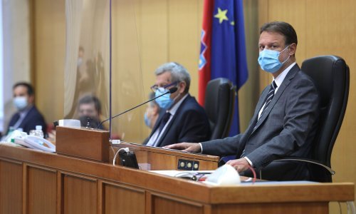 Jandroković zatražio da se obustavi nabava tablet računala, novac ide za stradale u potresu