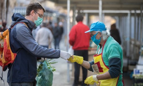 U Hrvatskoj u srijedu 1135 novozaraženih, preminulo 26 osoba