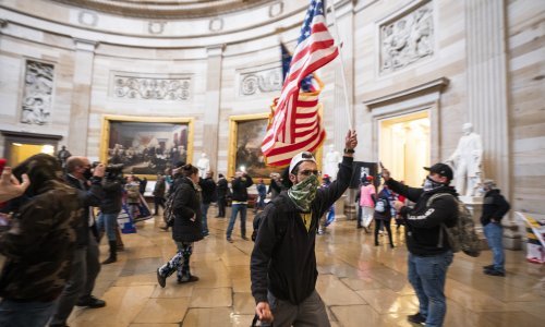 Napadačima na američki Kongres zabraniti letenje, traži lider demokrata