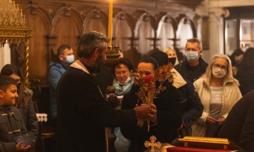 Pravoslavni vjernici širom zemlje dočekuju Božić, čestitao im mitropolit Porfirije: Potresi i pandemija ne dijele ljude