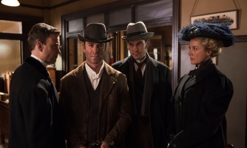 Detektiv Murdoch svojim forenzičkim tehnikama rješava i najzagonetnije slučajeve, a godinama ga utjelovljuje markantni kanadski glumac koji iza sebe ima nagradu za životno djelo