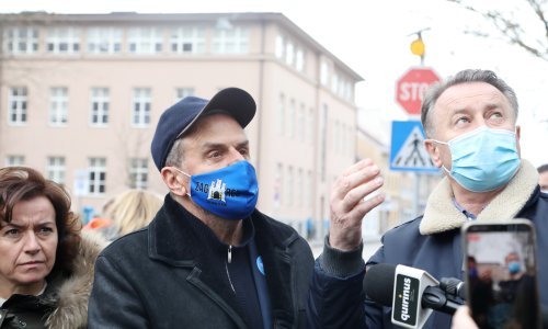 Bandić u Banovini: Niste sami, Zagreb će pomagati stradalima bez obzira koje nacije i vjere bili