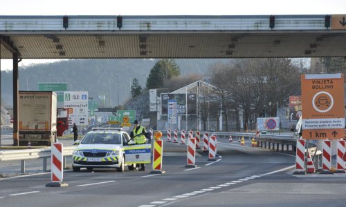 Slovenska policija uzela dozvolu vozaču iz Hrvatske: Vozio Mercedes 200 na sat