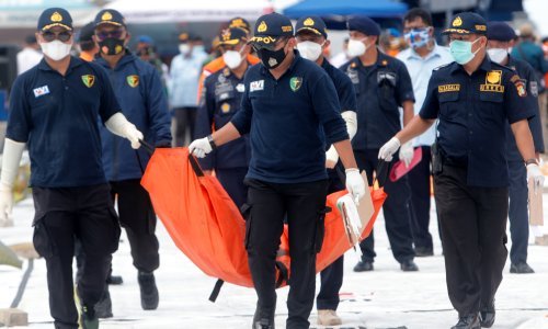 Indonezijski ronioci izvukli crnu kutiju iz srušenoga putničkog zrakoplova