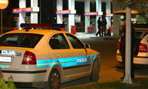 Muškarac u Zagrebu vozio pijan pa ga zaustavila policija; odbio je alkotest, vrijeđao policajce te pokušao pobjeći