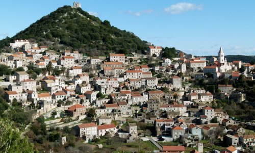 Bračni par sa zadarsko-milanskom adresom prodao ‘pola‘ Lastova: Policija podignula prijave za krivotvorenje ugovora starih više od 100 godina